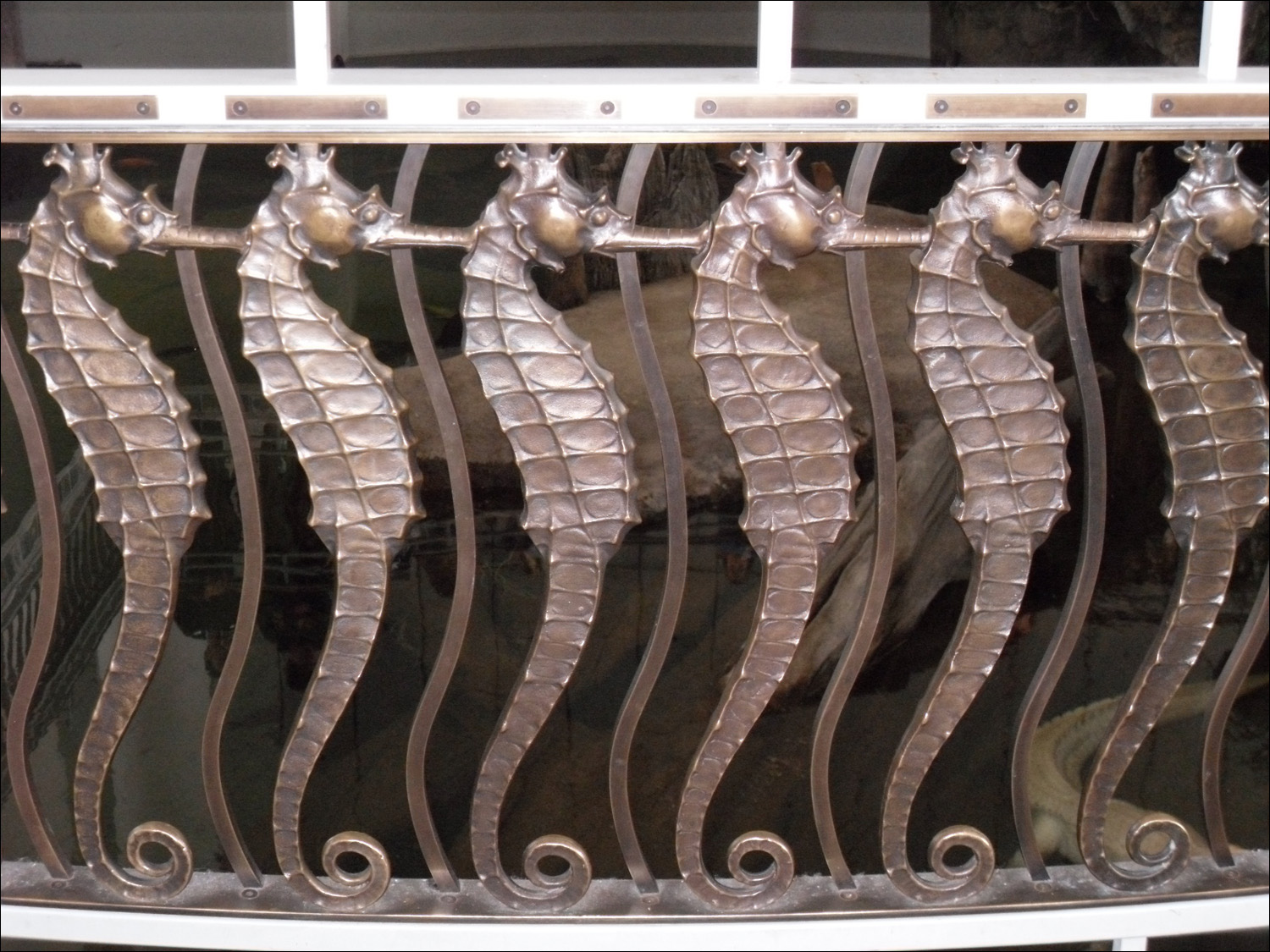 seahorse railing